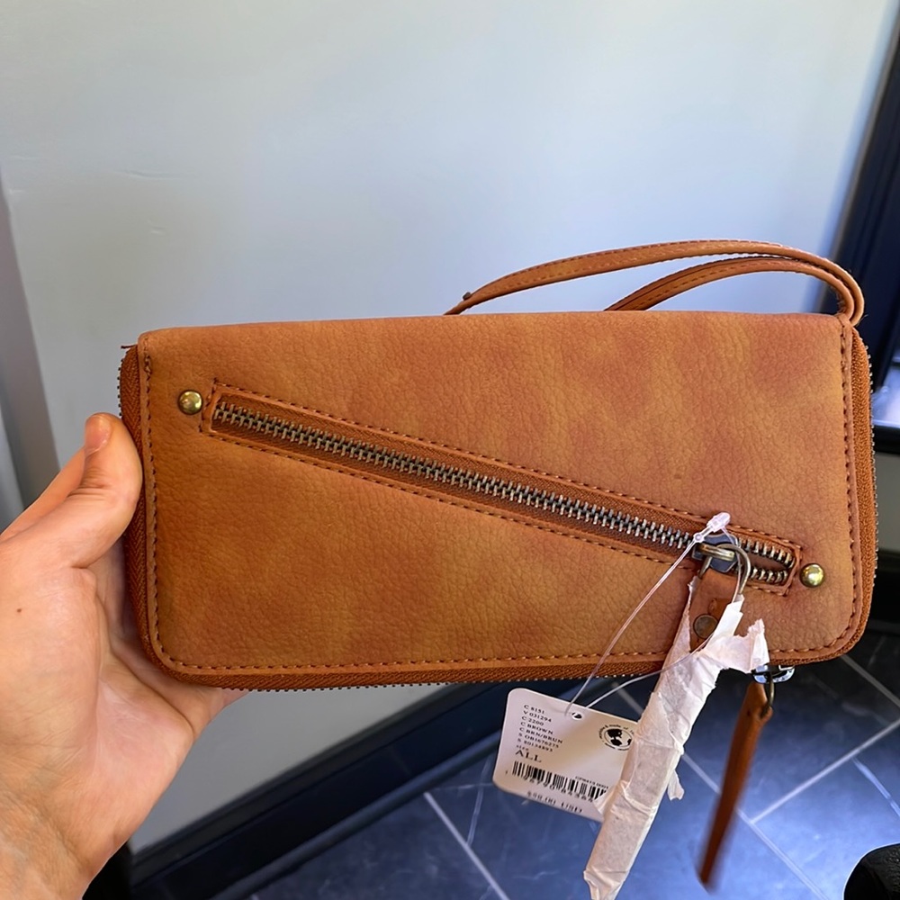Free People wrist purse. Brand New- tags still on